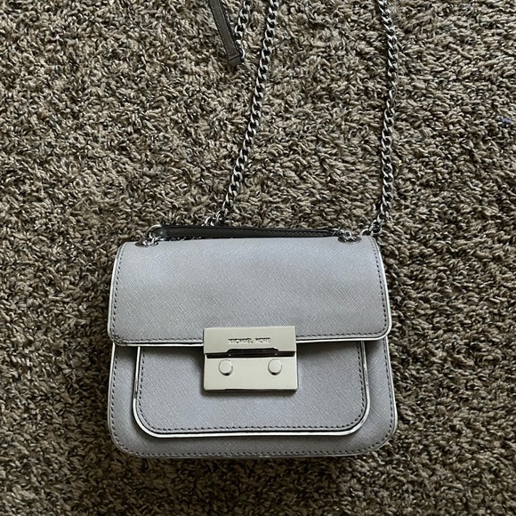 Michael Kors - Picture 1 of 5